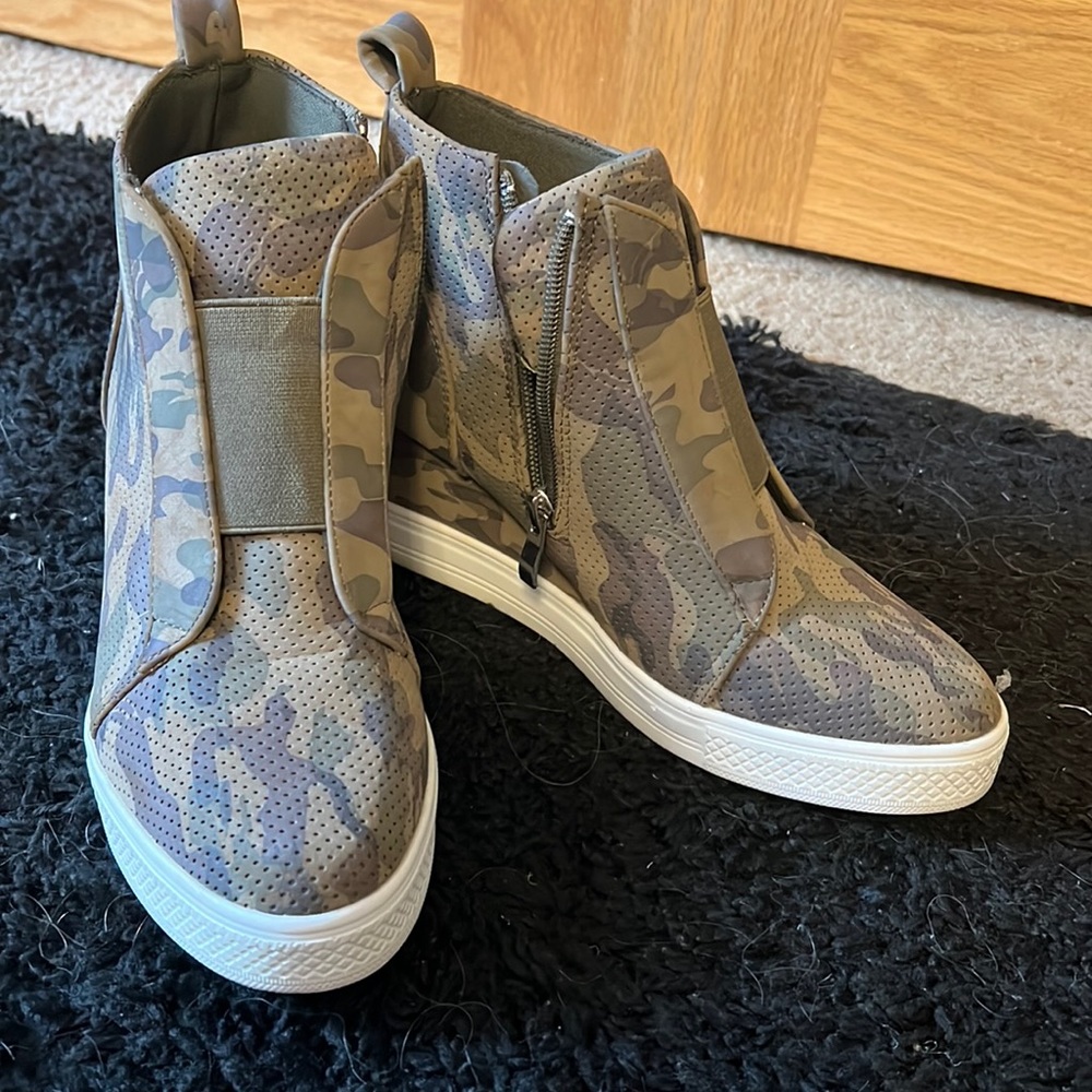 Camo hidden wedge booties/sneaker
